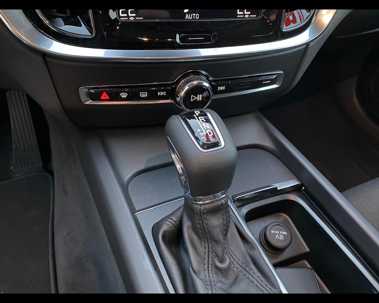 Volvo - 2.0 d3 business geartronic my20 - 1568541 - Resicar - 12 Volvo - 2.0 d3 business geartronic my20 - 1568541 - Resicar - 12