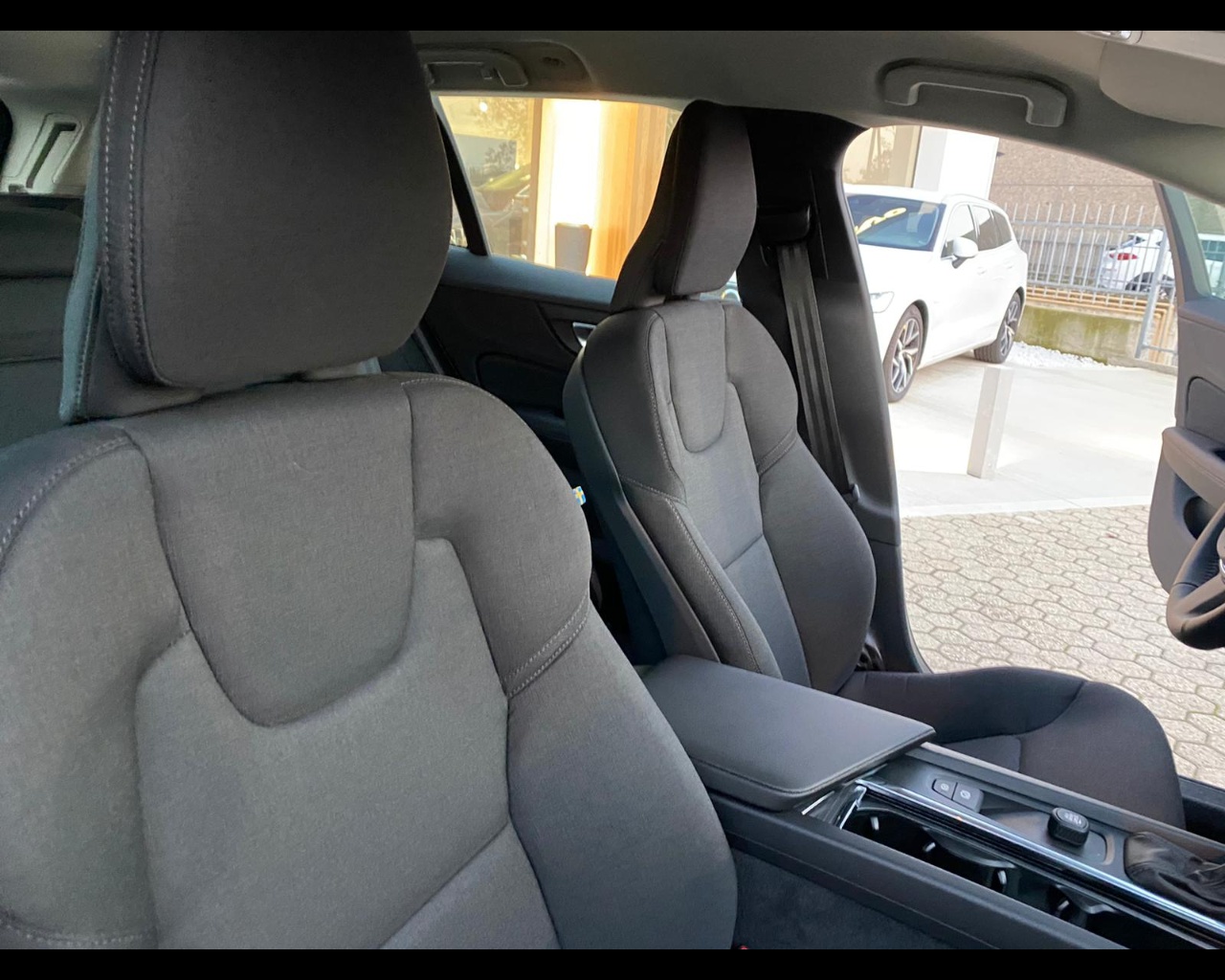 Volvo - 2.0 d3 business geartronic my20 - 1568541 - Resicar - 18 Volvo - 2.0 d3 business geartronic my20 - 1568541 - Resicar - 18