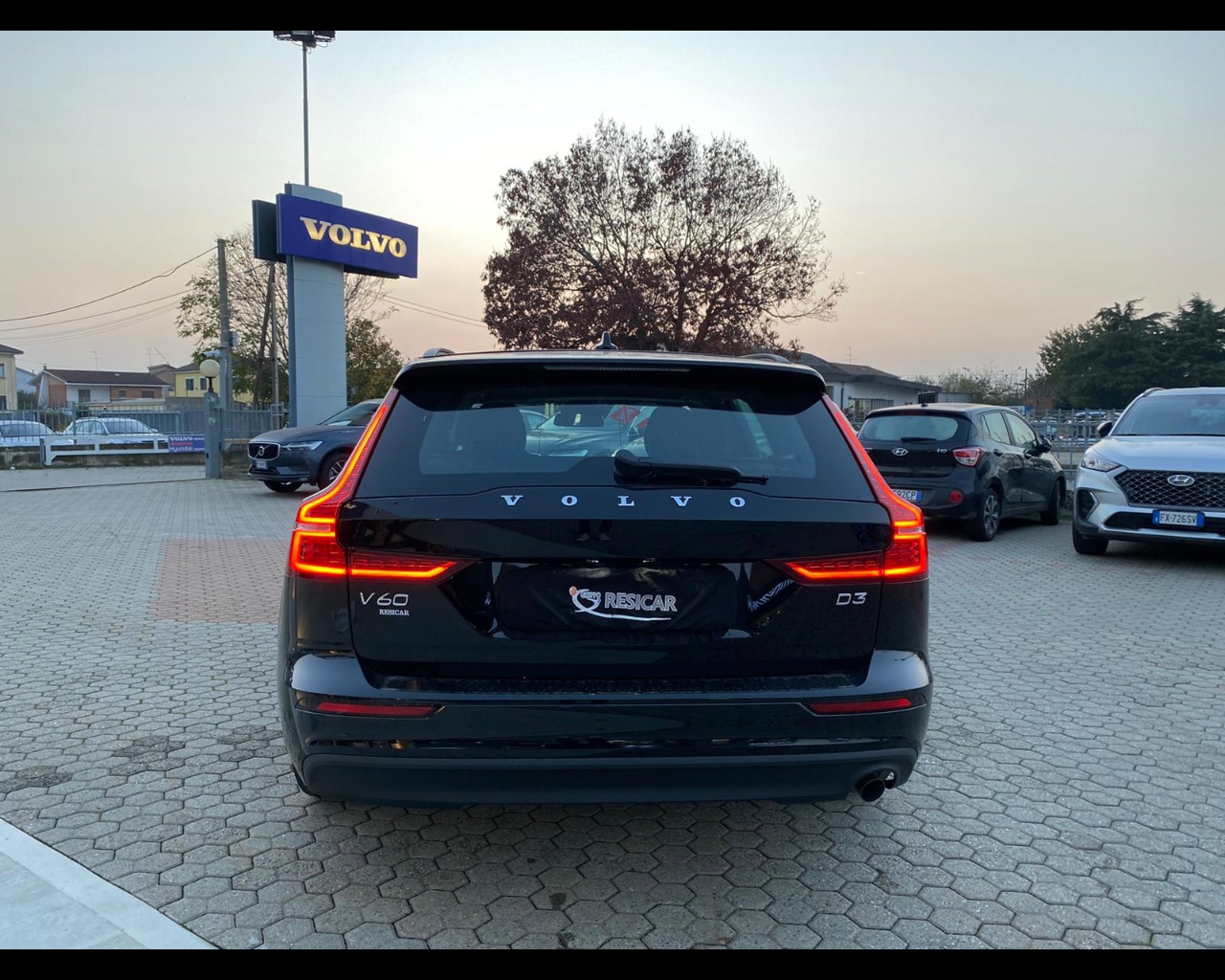 Volvo - 2.0 d3 business geartronic my20 - 1568541 - Resicar - 06 Volvo - 2.0 d3 business geartronic my20 - 1568541 - Resicar - 06