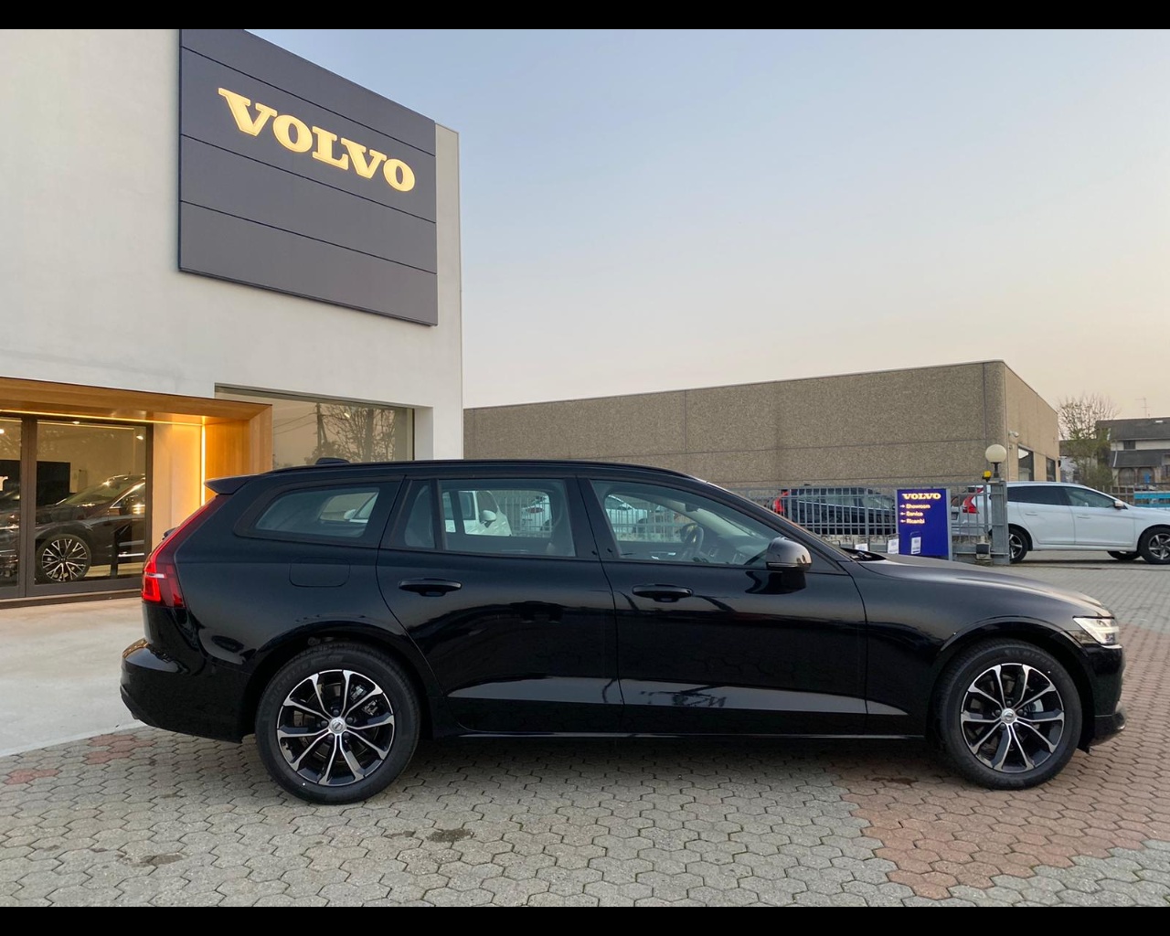 Volvo - 2.0 d3 business geartronic my20 - 1568541 - Resicar - 08 Volvo - 2.0 d3 business geartronic my20 - 1568541 - Resicar - 08