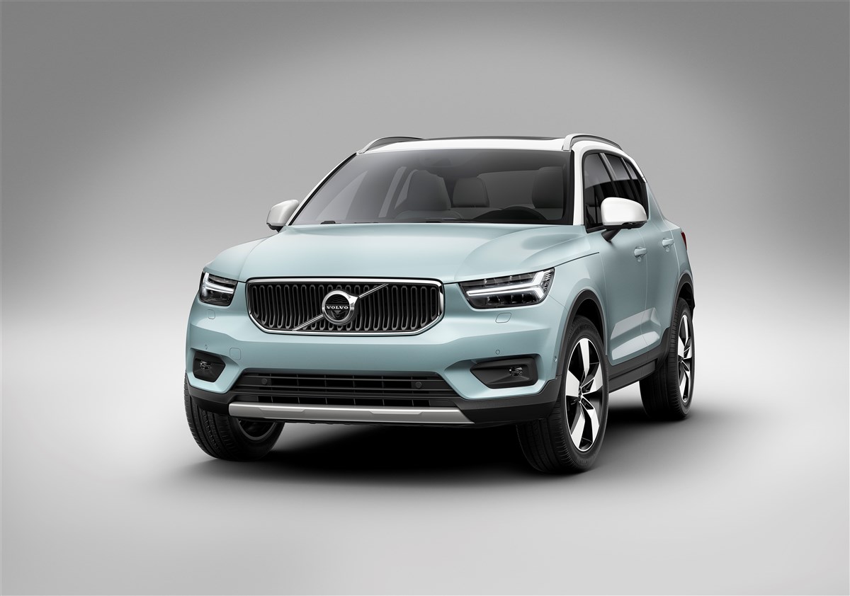 Volvo - 1.5 t2 momentum pro auto my21 - 1733000 - Resicar - 02