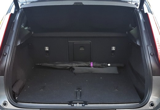 Volvo-2.0-d3-momentum-core-auto-my21-1568394-Resicar-20