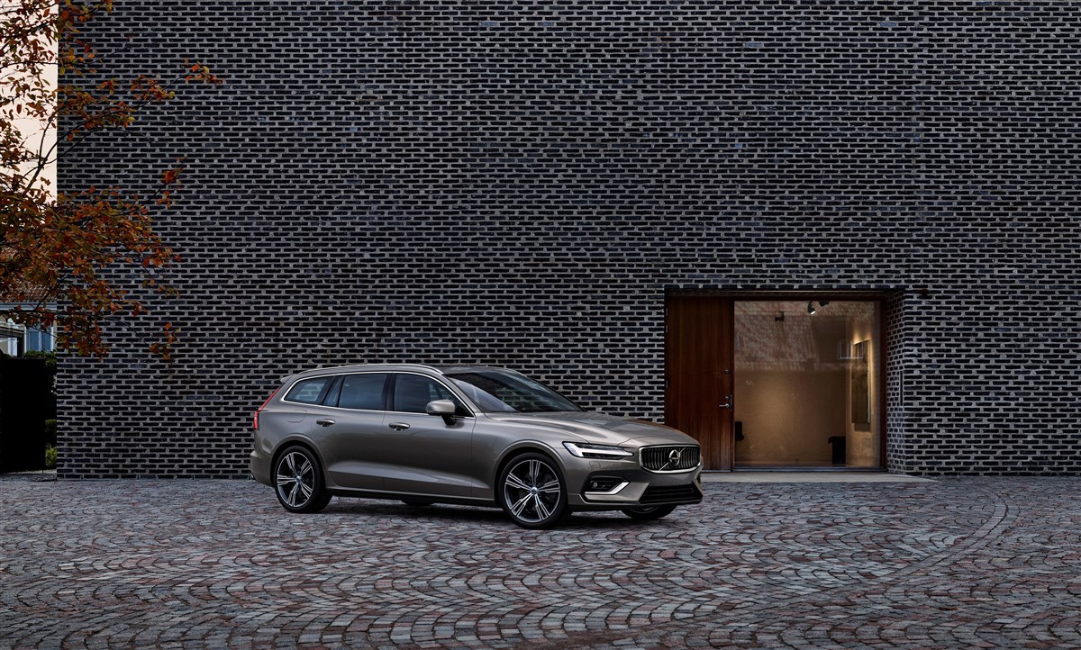 Volvo - 2.0 b4 momentum business auto - 1690302 - Resicar - 08 Volvo - 2.0 b4 momentum business auto - 1690302 - Resicar - 08