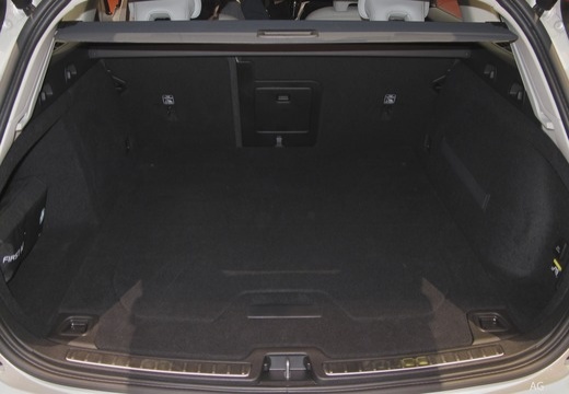 Volvo-2.0-d3-r-design-auto-my21-1568499-Resicar-20