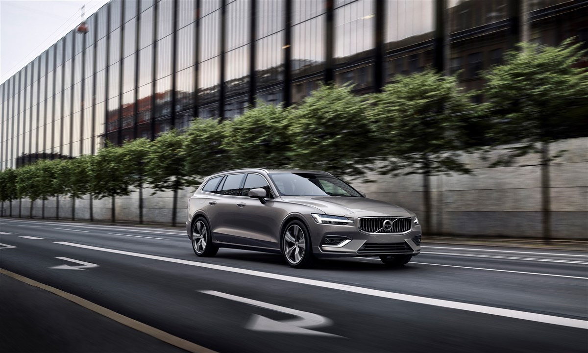 Volvo - 2.0 b4 momentum business auto - 1690302 - Resicar - 03 Volvo - 2.0 b4 momentum business auto - 1690302 - Resicar - 03