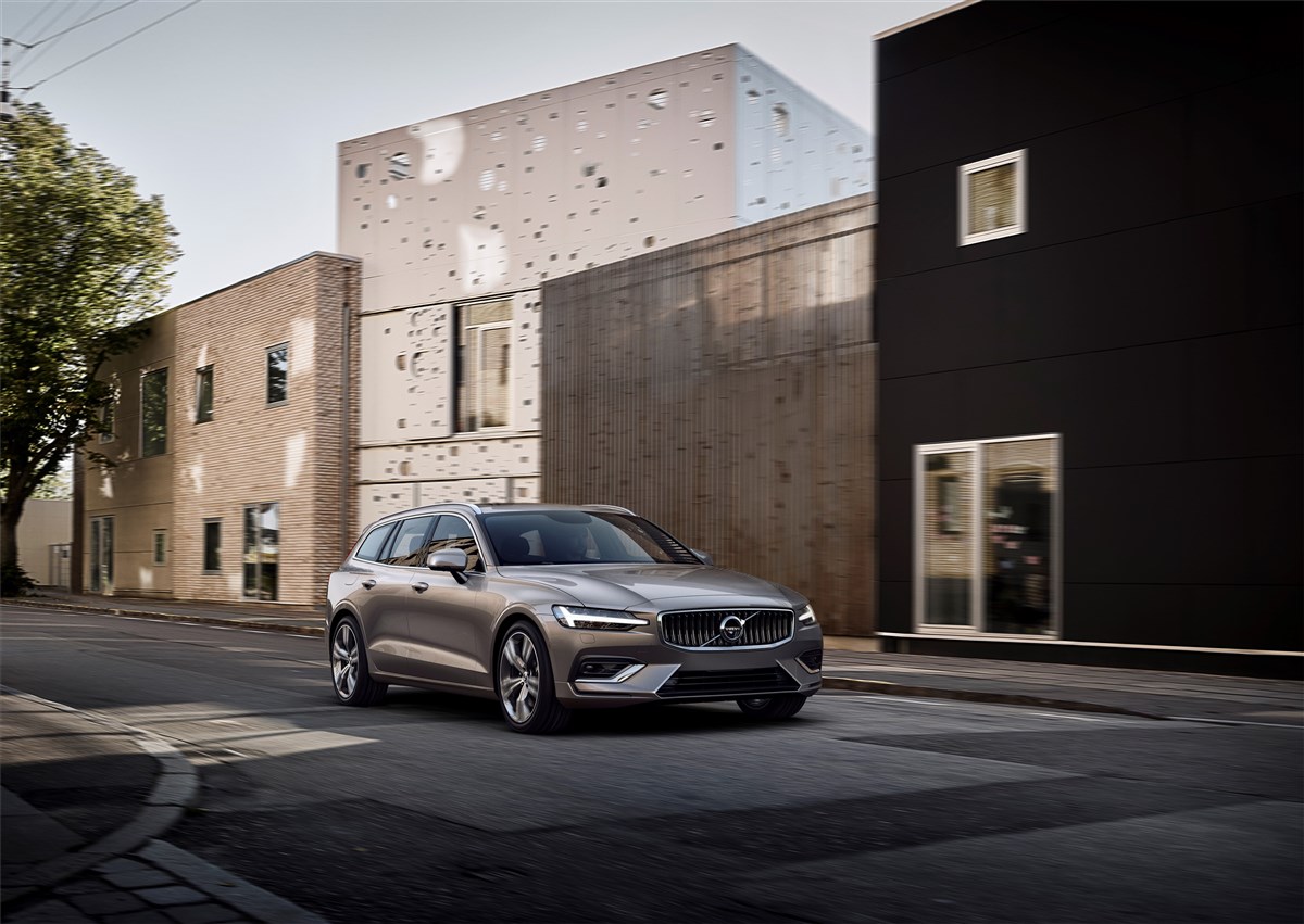 Volvo - 2.0 b4 momentum business auto - 1690302 - Resicar - 04 Volvo - 2.0 b4 momentum business auto - 1690302 - Resicar - 04
