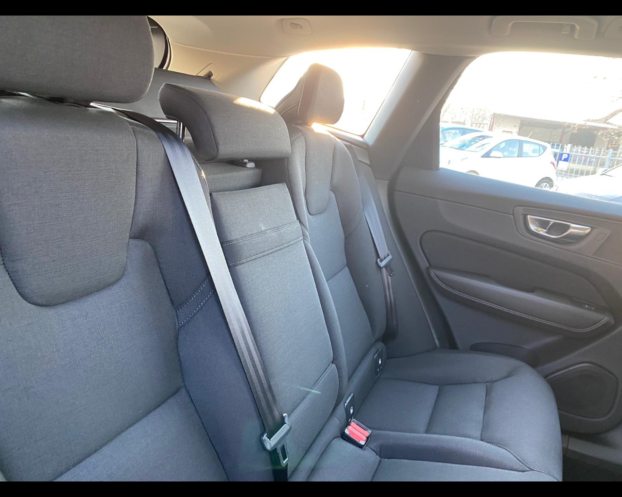 Volvo-2.0-d4-business-plus-geartronic-my20-1568524-Resicar-24