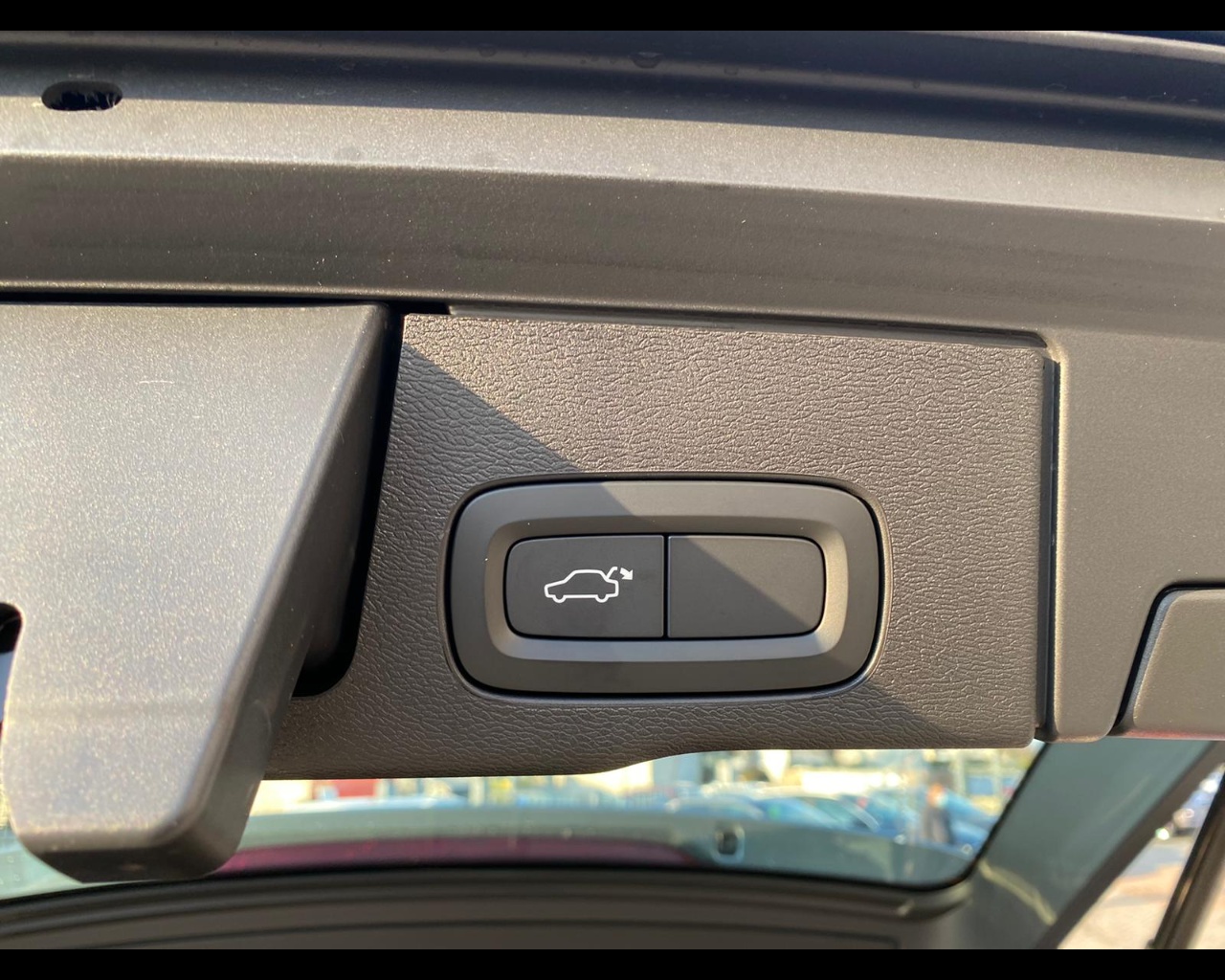 Volvo-2.0-d4-business-plus-geartronic-my20-1568524-Resicar-26