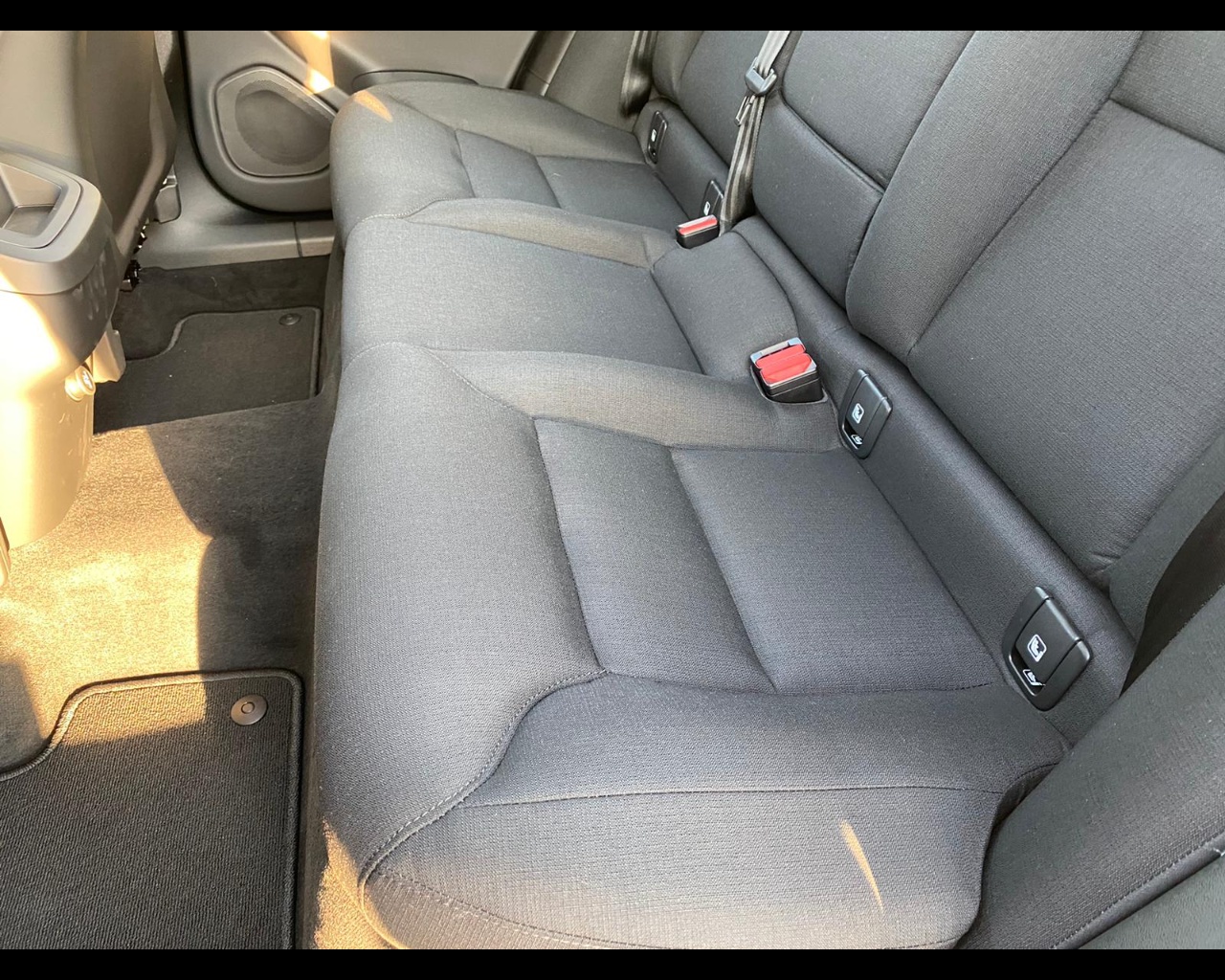 Volvo-2.0-d4-business-plus-geartronic-my20-1568524-Resicar-27