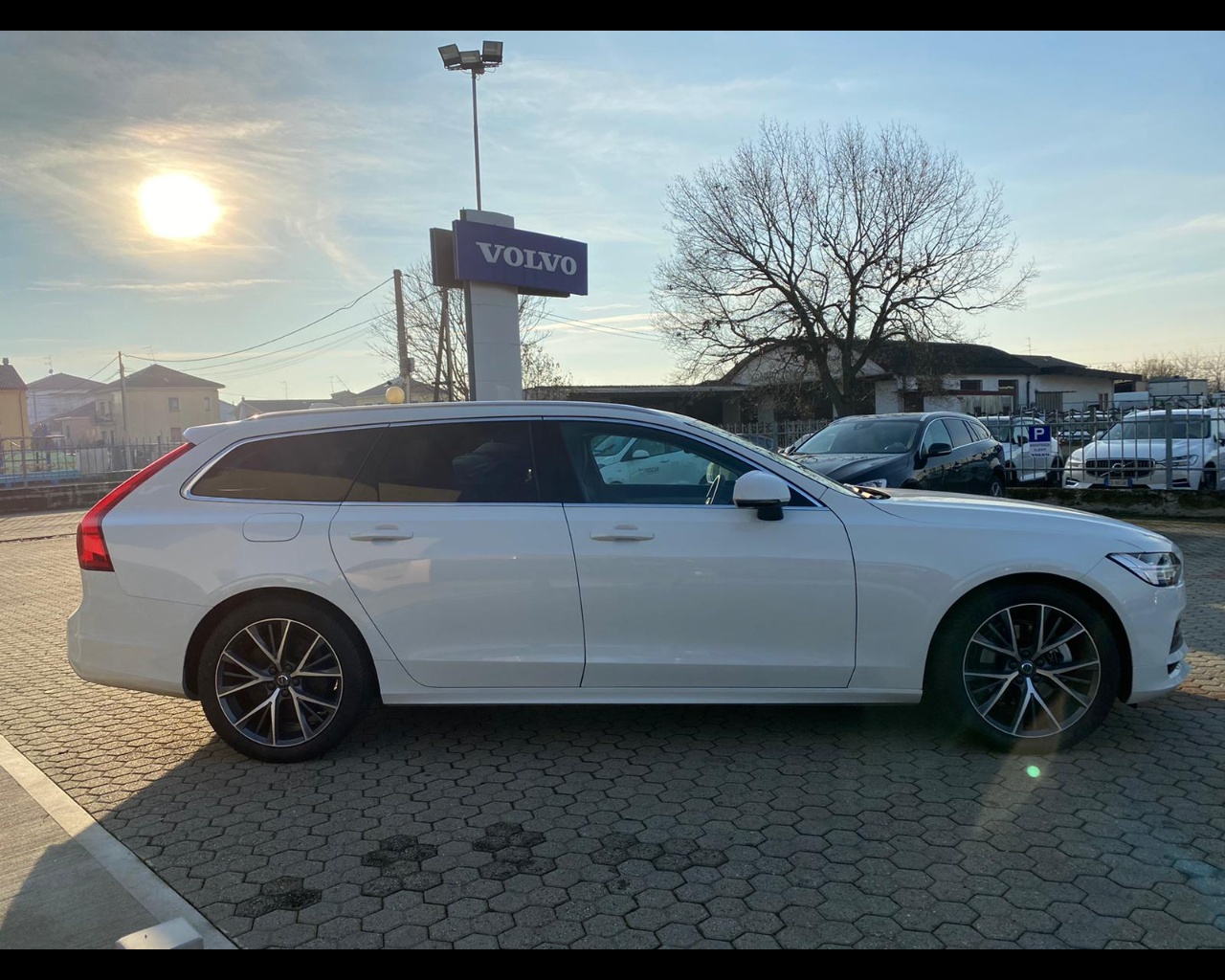 Volvo-2.0-d4-business-plus-geartronic-my20-1568525-Resicar-22