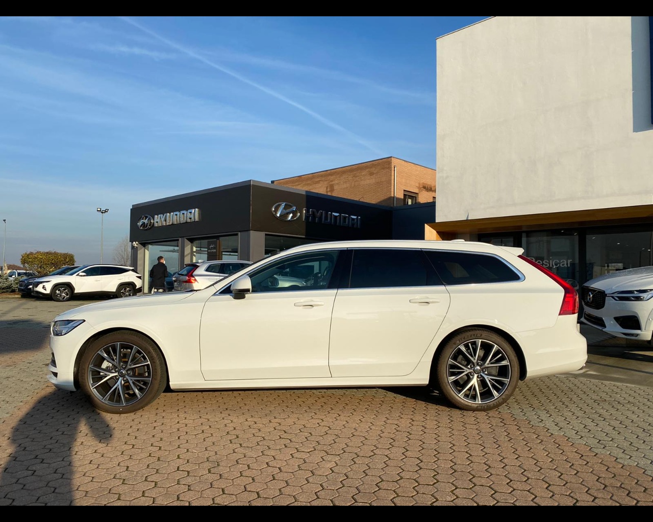 Volvo-2.0-d4-business-plus-geartronic-my20-1568525-Resicar-23