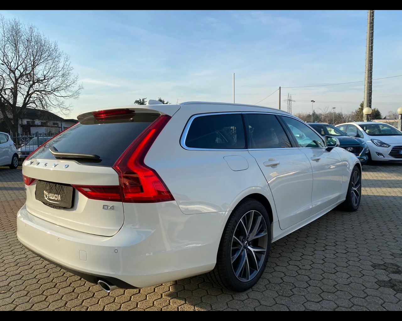 Volvo-2.0-d4-business-plus-geartronic-my20-1568525-Resicar-27