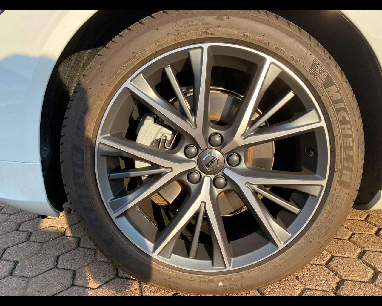 Volvo-2.0-d4-business-plus-geartronic-my20-1568525-Resicar-30