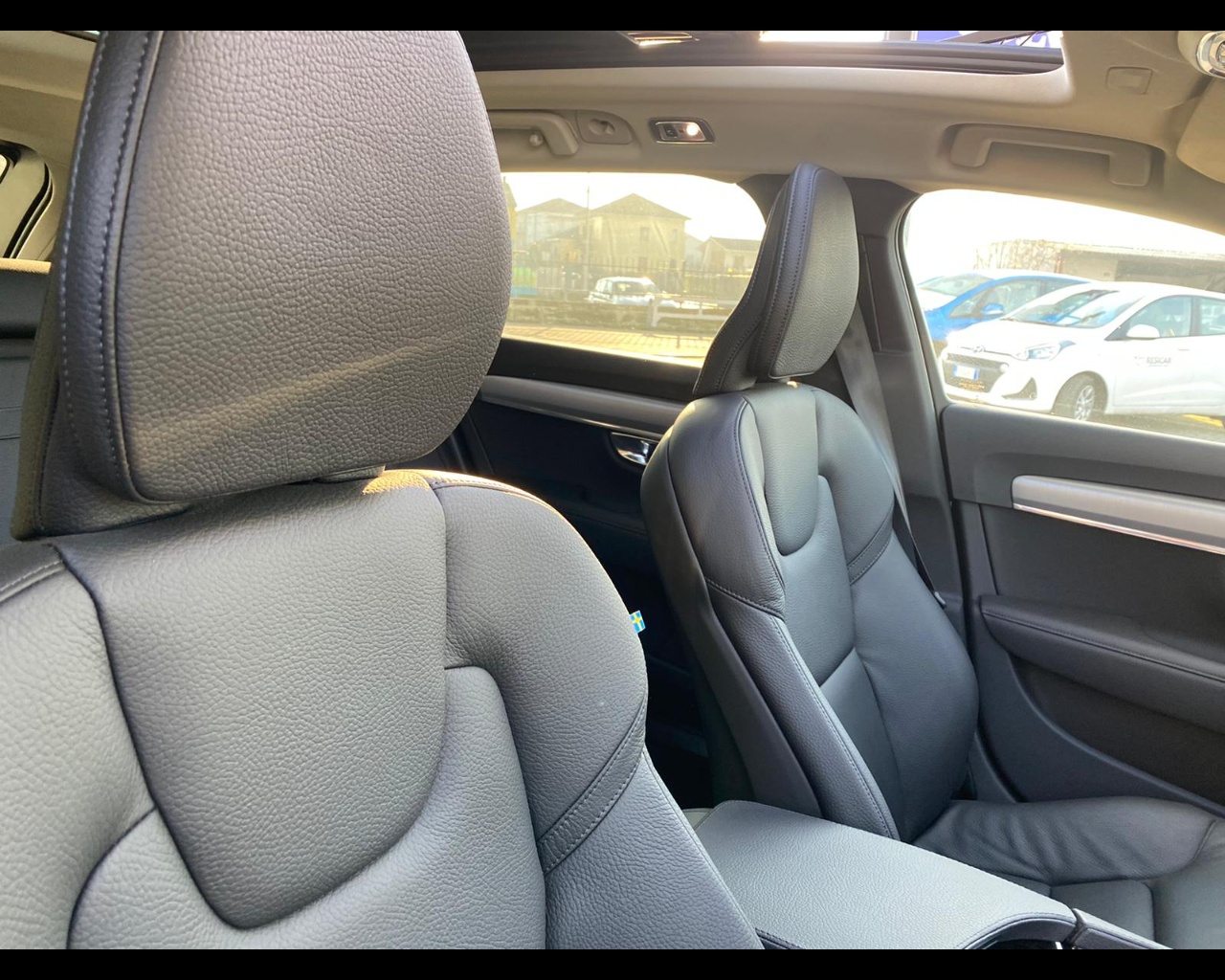 Volvo-2.0-d4-business-plus-geartronic-my20-1568525-Resicar-34