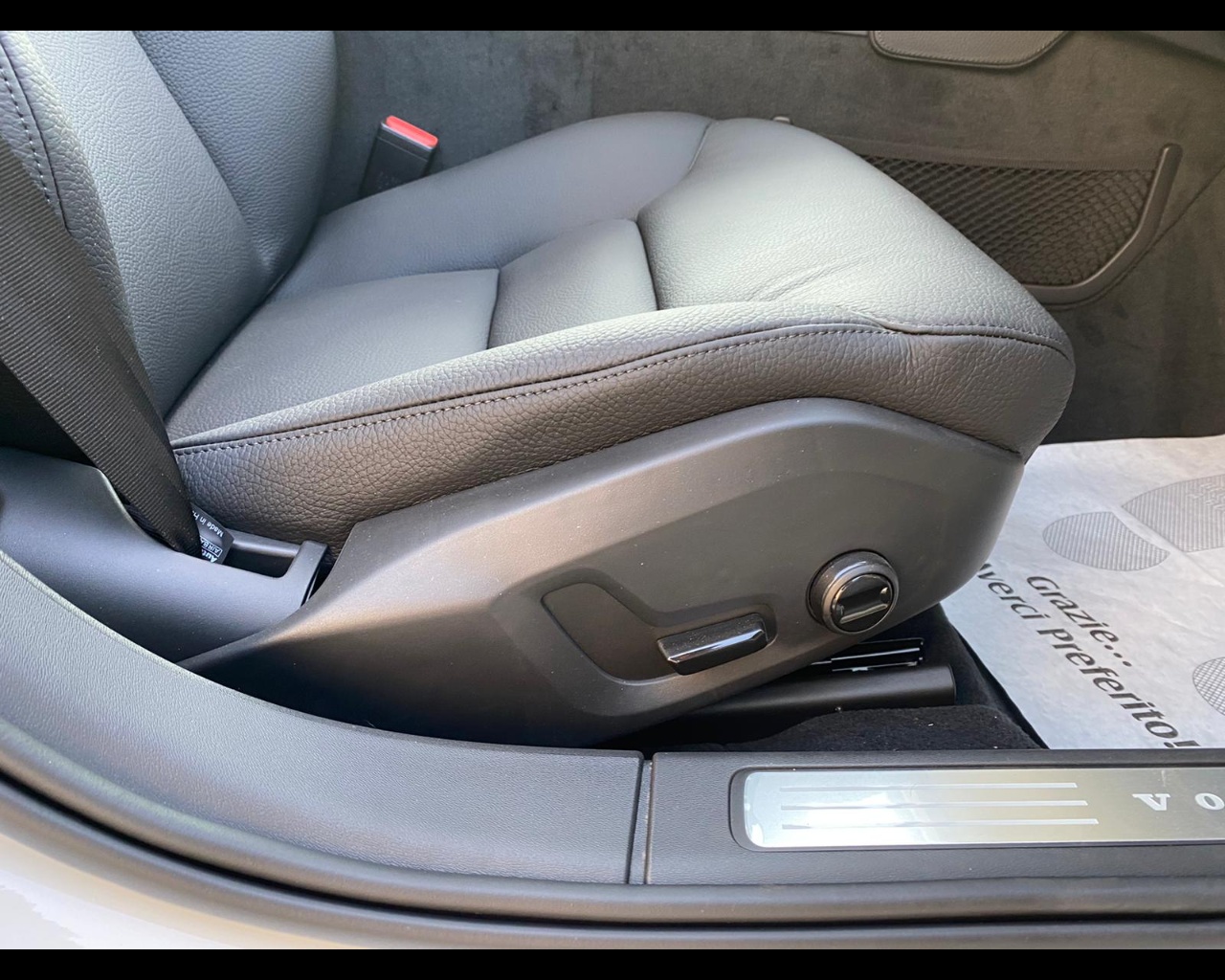 Volvo-2.0-d4-business-plus-geartronic-my20-1568525-Resicar-36