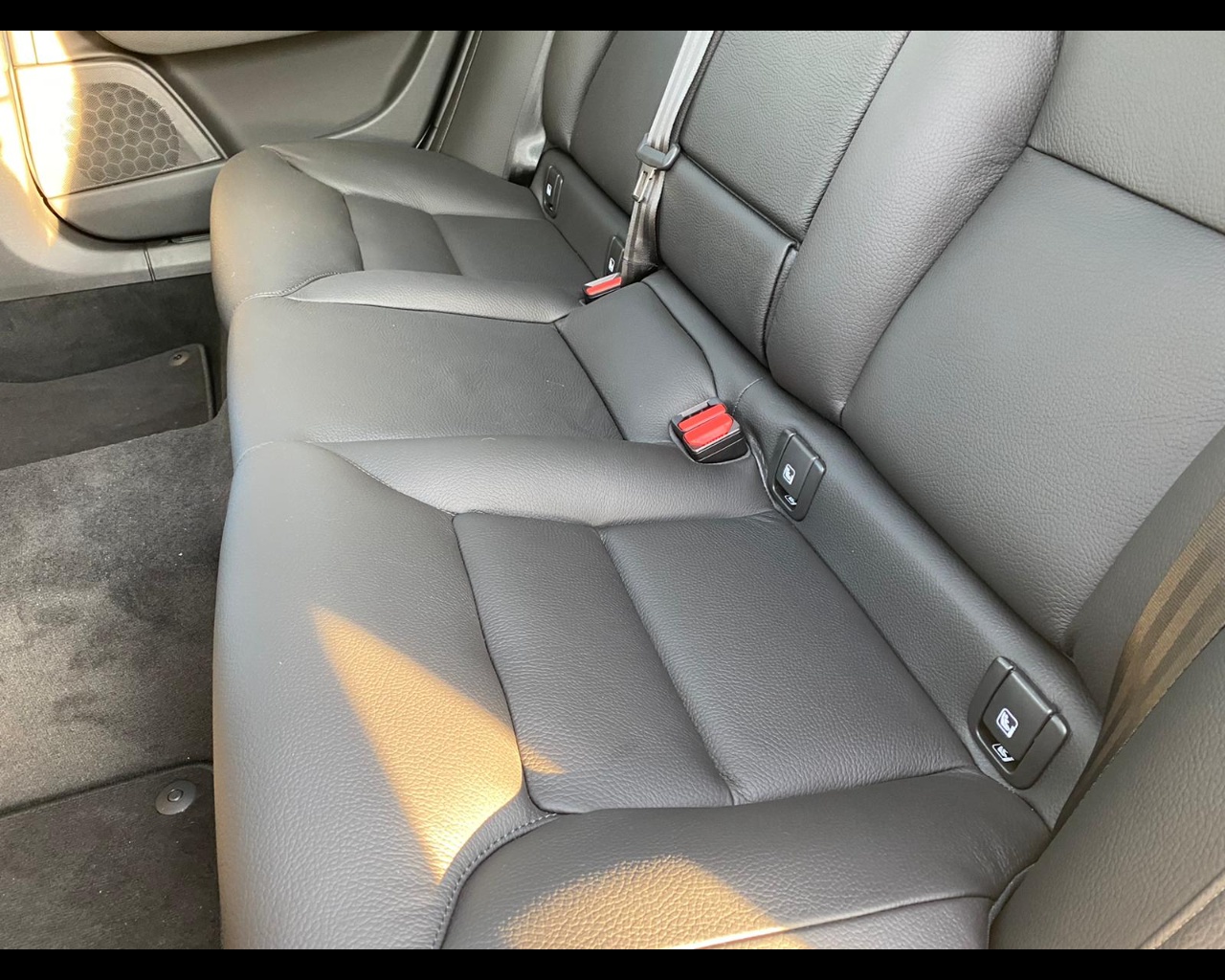 Volvo-2.0-d4-business-plus-geartronic-my20-1568525-Resicar-47