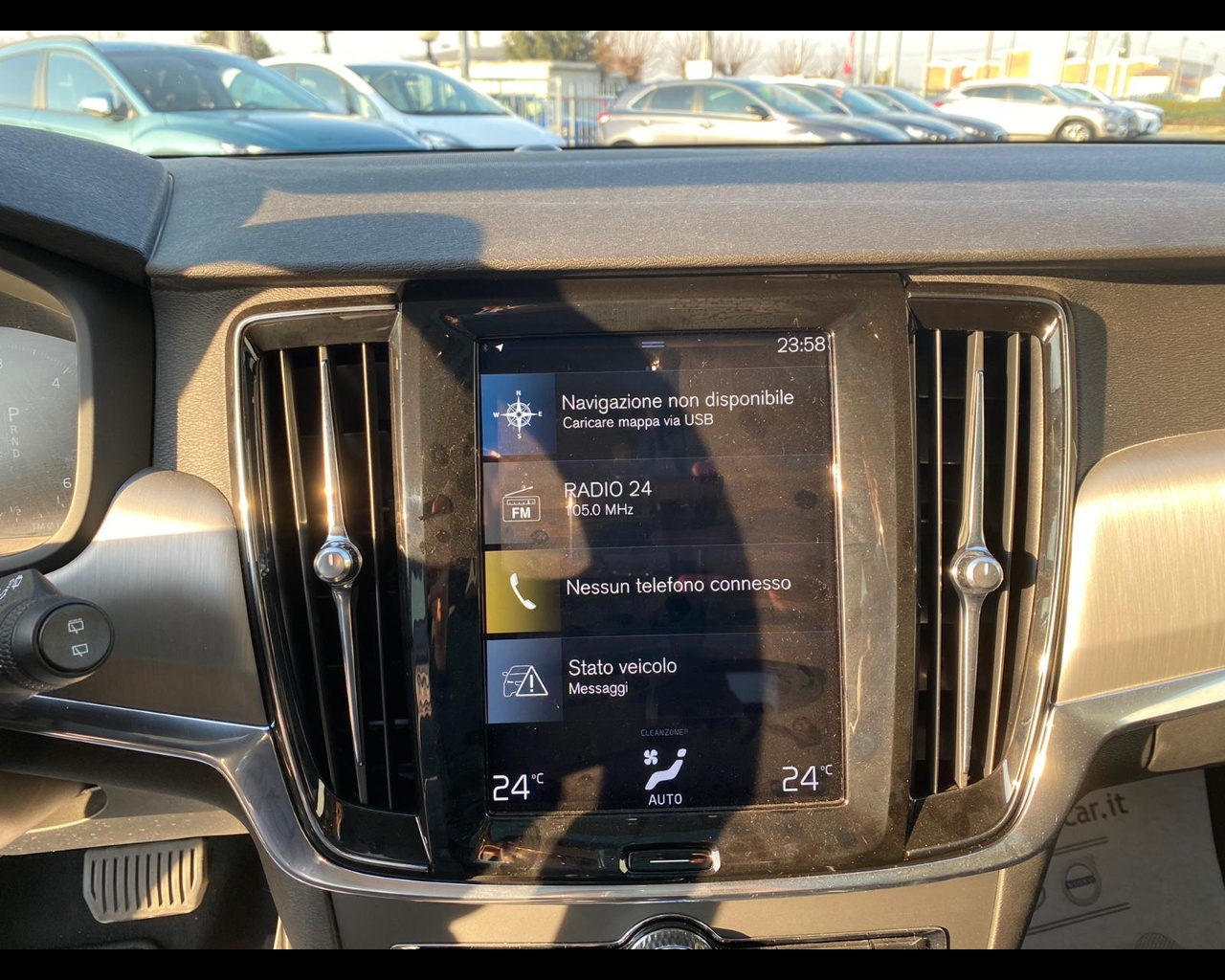 Volvo-2.0-d4-business-plus-geartronic-my20-1568525-Resicar-51