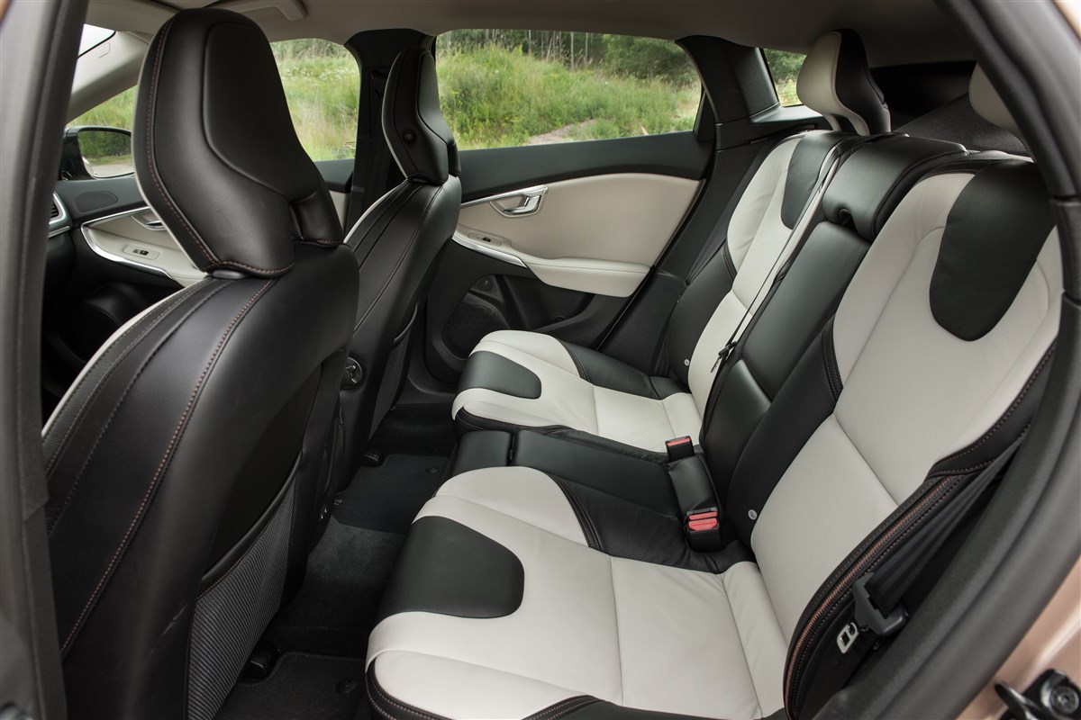 Volvo-Cross-country-2.0-d2-my19-1568346-Resicar-25