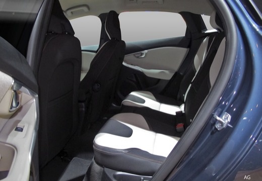 Volvo-Cross-country-2.0-d2-my19-1568346-Resicar-27